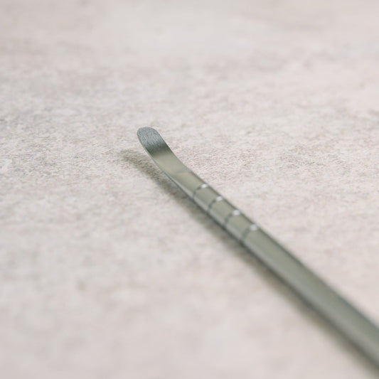 MATT SILVER CONTOURED CUTICLE TOOL