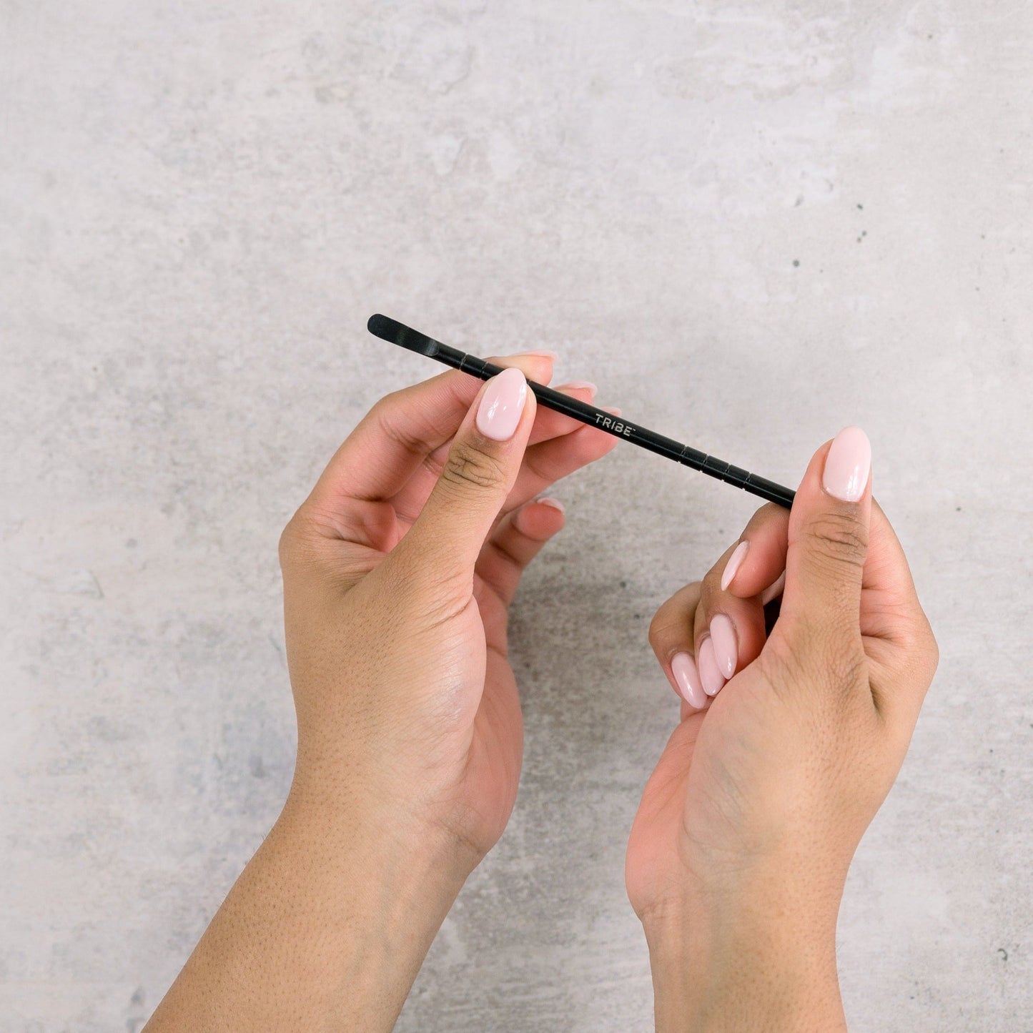 MATT BLACK CONTOURED CUTICLE TOOL