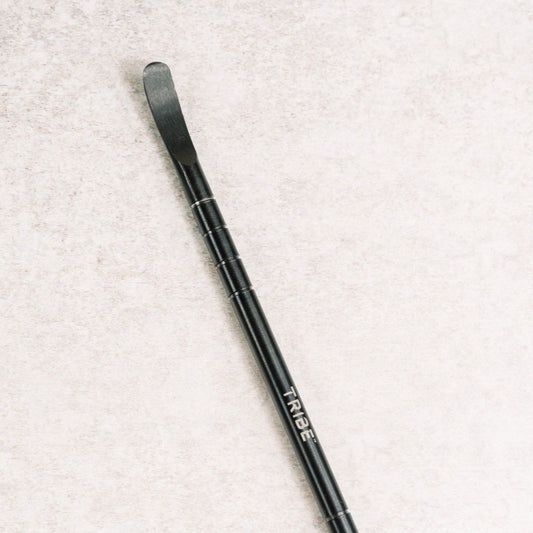 MATT BLACK CONTOURED CUTICLE TOOL